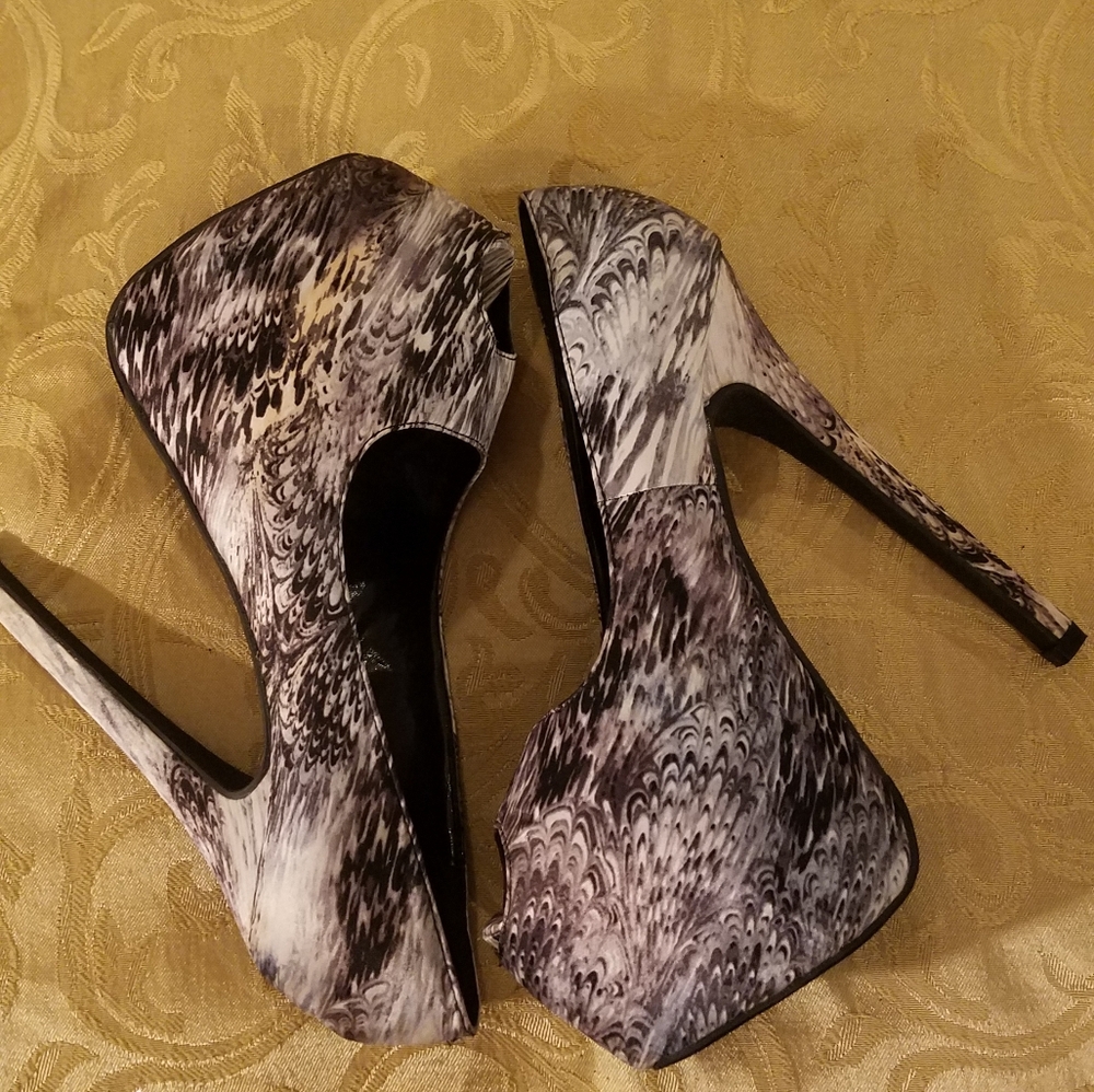 Shoes high heels size 8